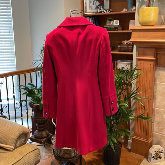 Beautiful Red Coat, size 12 - Picture 2 of 4